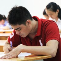 Hàng trăm giáo viên các tỉnh được huy động về Sài Gòn chấm thi