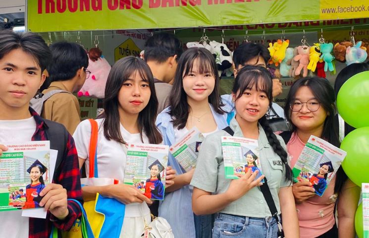 Tư vấn tuyển sinh 2025 báo Tuổi trẻ tại TpHCM