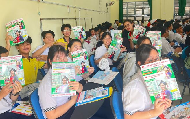 Tư vấn tuyển sinh 2025 tại THPT Bình Chánh