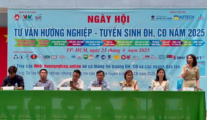 Tuyển sinh tại THPT Phạm Văn Sáng