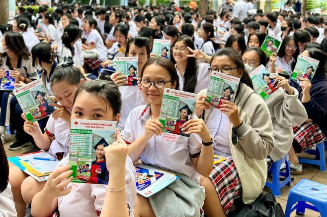 Tuyển sinh tại THPT Phạm Văn Sáng, Tp.Hồ Chí Minh