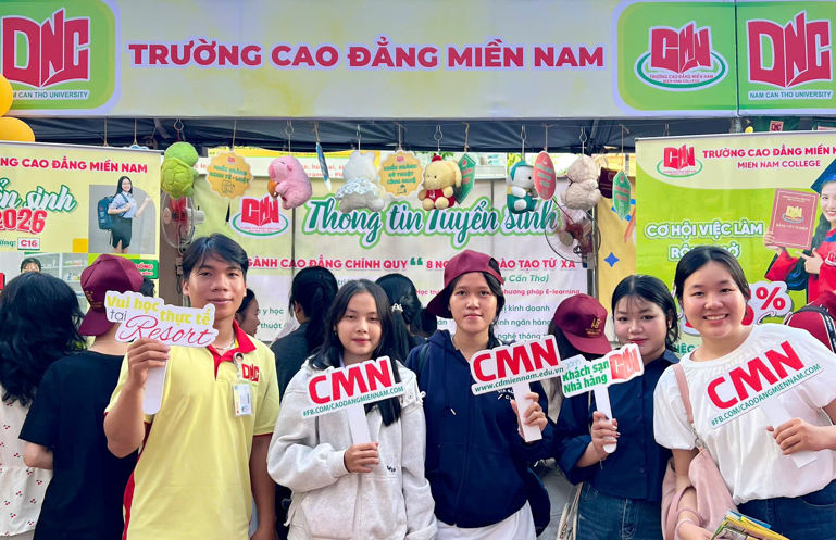 Cao đẳng Miền Nam tư vấn tuyển sinh tại ĐH Nam Cần Thơ