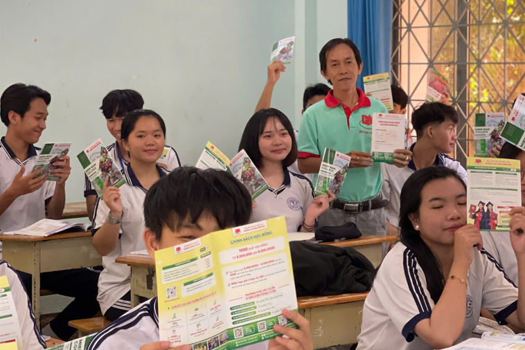 Cao đẳng Miền Nam tư vấn tuyển sinh tại THPT Dương Minh Ch&acirc;u
