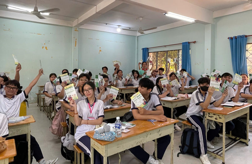 Cao đẳng Miền Nam tư vấn tuyển sinh tại THPT Dương Minh Ch&acirc;u